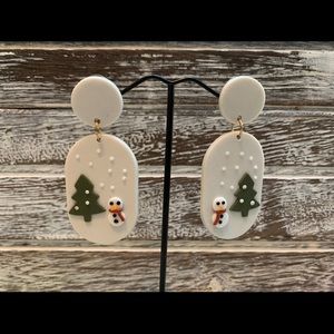 Clay snowman Earrings nwt
